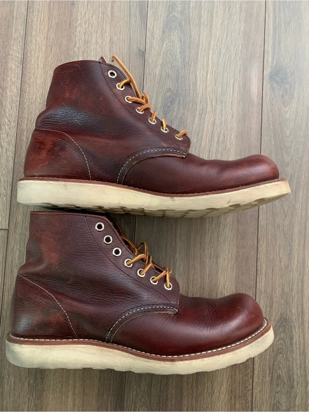 Redwing Boots Men's size 8 Brown Leather Work Boots 8196 - Classic Lace-Up - Picture 2 of 9
